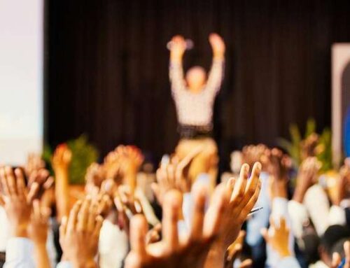 How to Organise a Conference [7 Easy Steps]