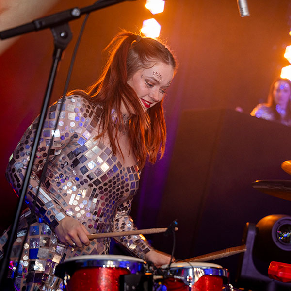 connectin-corporate-events-production-entertainment_square